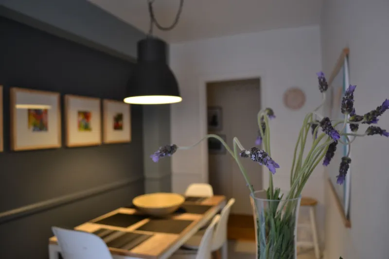 The Moment Before the Room: How to Design the Threshold That Shapes Every First Impression